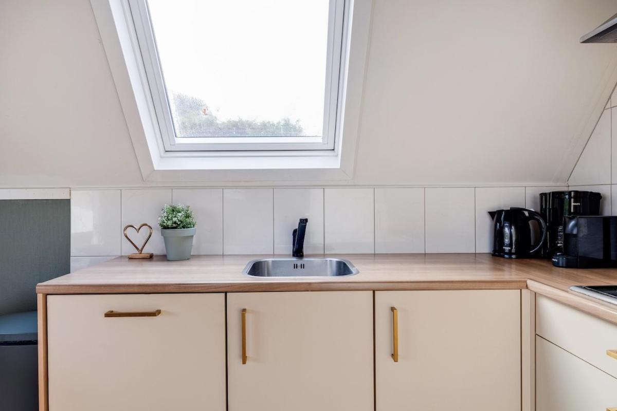 Holiday home Gekraagde Roodstaart I Met Fijne Groene Tuin *