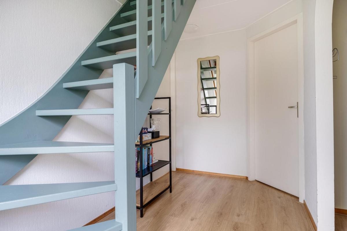 Gekraagde Roodstaart I Met Fijne Groene Tuin * Zwiggelte