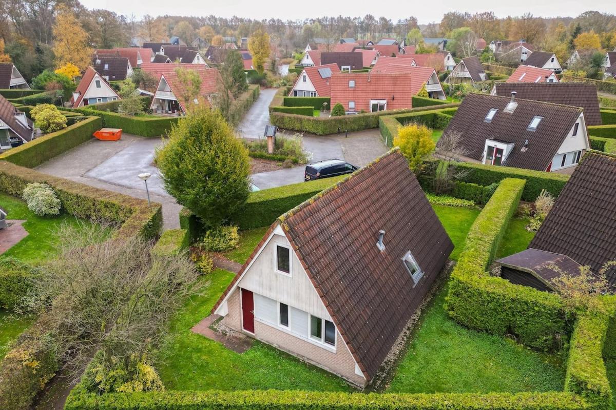 Holiday home Gekraagde Roodstaart I Met Fijne Groene Tuin